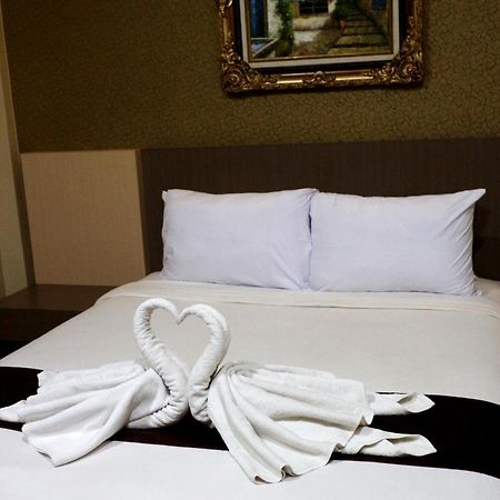Grand Dian Boutique Hotel Cirebon Exteriör bild